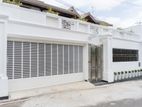 Luxury House With Swimming Pool in Baddagana Kotte Dharmapala Mw