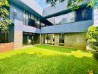 Luxury Living House for Sale near Battaramulla