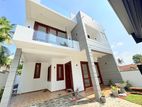 Luxury Living In Athurugiriya