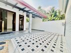 Luxury Modern House for Sale in Athurugiriya