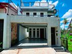 Luxury Modern House for sale in Homagama Town