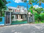 Luxury Modern House for sale in Pannipitiya Talawathugoda
