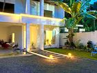 Luxury Modern House for Sale in Talawathugoda