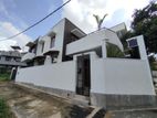 luxury New House sale in Battharamulla