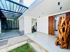 Luxury Newly Built House in An Exclusive Neighborhood Thalapathpitiya