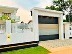 Luxury Nice Garden An Upstairs 5 Bed Rooms House For Sale Negombo