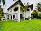 Luxury Spacious House for Sale in Pelawatte