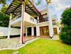 Luxury Spacious Modern House for Sale in Piliyandala