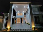 Luxury Three Storied House in Kapuwatta Jaela