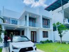 Luxury Two Storey house for sale in Athurugiriya