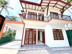 Luxury Two-Storey House for Sale – Kadawatha (Near Mavaramanadiya Town)