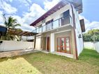 Luxury Two-Story Home for Sale – Kahathuduwa