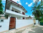 Luxury Two story House for sale in Talawatugoda