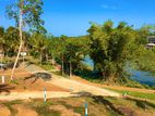 මාකාවිට වැවට මුහුණලා බිම් කොටස් විකිණීමට