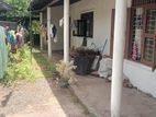 මාකොලින් අගනා නිවසක් සහිතව ඉඩමක්
