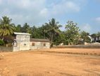 මාකුඹුරෙන් අගනා ඉඩම් කොටස්