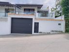 මාලබේ, අලුතින් නිර්මාණය කරන ලද නිවසක් විකිණීමට ඇත.
