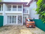 මාලබේ Brand New 2 Storey 3 Br House for Sale