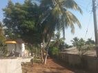 මාලඹේ තලාහේන හන්දියට ආසන්නව බිම් කොටසක් විකිණීමට