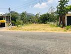 මාතලේ බස් පාරට මුහුණලා නේවාසික බිම් කොටස්