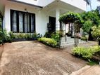 🏡 මාතලේ පලාපත්වලින් A9 මාර්ගයට 25M ක් දුරින් සුඛෝපභෝගී නිවසක් |RU 14300