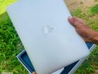 Macbook 2015 intel i7 / 16GB ram 256 GB