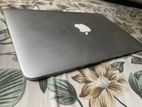 Apple Macbook Air (11inch, Early 2015)