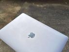 Apple Air M1 Macbook