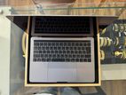 Apple MacBook i5
