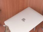 Apple MacBook M1 Gold edition 2021