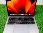 MacBook Pro (13-inch, Two Thunderbolt 3 ports)