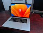 Apple MacBook Pro 15-Inch (2017) with 512GB SSD
