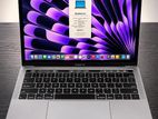 Apple MacBook pro 2018 i7 13 inch 16/256GB with touch bar