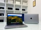 MacBook Pro 2018 I7 16GB 256GB SSD Touch Bar
