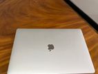 MacBook Pro i7 16GB 512GB 16”