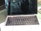 MacBook Pro intel i5 8GB Ram 1TB SSD 13"