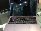 MacBook Pro intel i5 8GB Ram 1TB SSD 13 inch