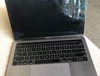 MacBook Pro intel i5 8GB Ram 1TB SSD 13 inch