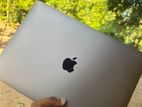MacBook Pro M2 (2022)