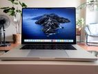 MacBook Pro M2 Max 32GB 1TB