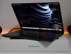 Apple Macbook pro M5 chip 24GB 1TB SSD