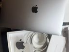 Apple Mackbook Pro M2