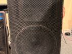Mackie SA1521 powered speakers