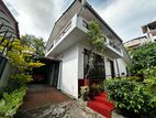 Maharagama Room for Rent - Girl