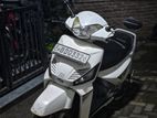Mahindra Gusto 2016