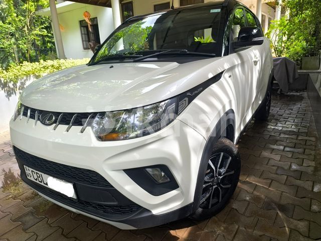 Mahindra Kuv 100 2019 photo 2