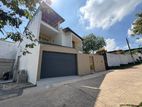 Malabe – Kahanthota Road Modern 3-Storey Luxury House for Sale