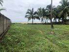 Marawila : 50 Perches Beautiful beach front Land for sale at road
