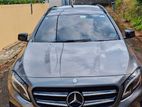 Mercedes Benz GLA 200 2015