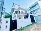 (MH189) 3 Storey Luxury House For Sale in Galwarusawa Road, Athurugiriya